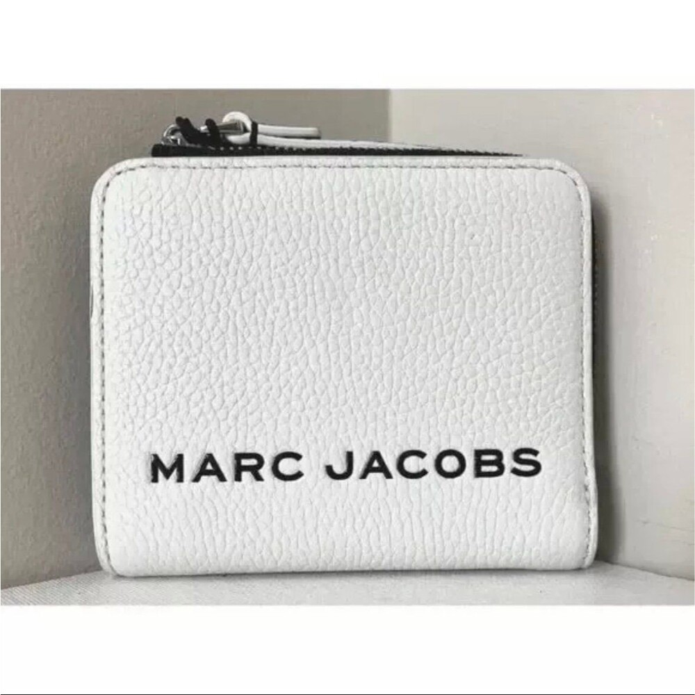 New Marc Jacobs Marc Jacobs Compact Bifold Wallet Pebble Leather Cotton / Black